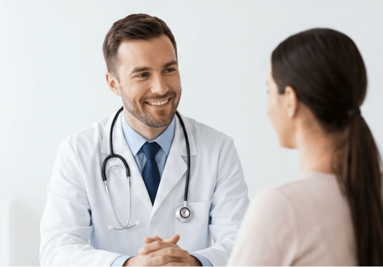 Doctor and patient using Smart Clinic software